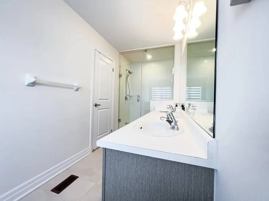 Holiday home Niagara Getaway:10 Min-Falls/Marineland/Waterpark Villa Canada